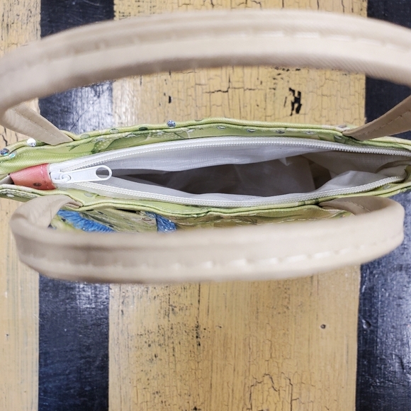 👜 NWOT Small zip-up wristlet purse - Picture 6 of 9